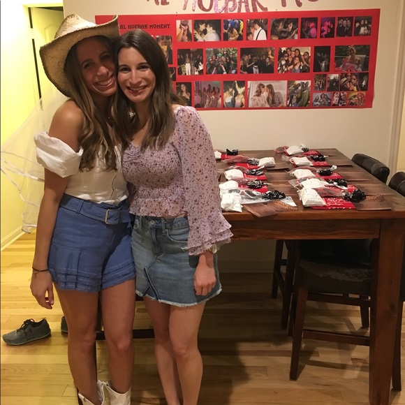 High waisted belted shorts - Picture 3 of 4